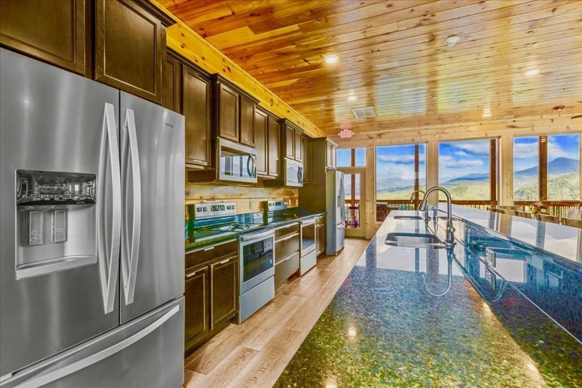 Mansion In The Sky Cabin Gatlinburg Exterior photo